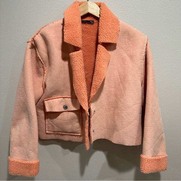 Zara - cropped shearling jacket - Picture 3 of 9